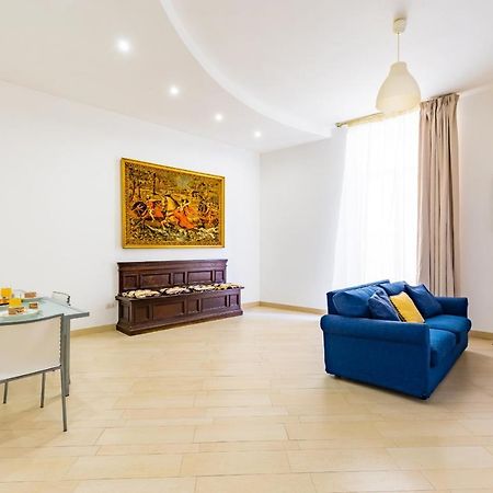 Apartment With Balcony In Palazzo Diaz By Wonderful Italy Nápoles Exterior foto