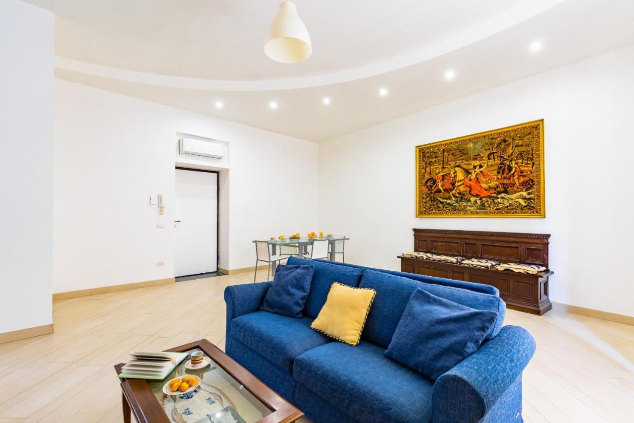 Apartment With Balcony In Palazzo Diaz By Wonderful Italy Nápoles Exterior foto